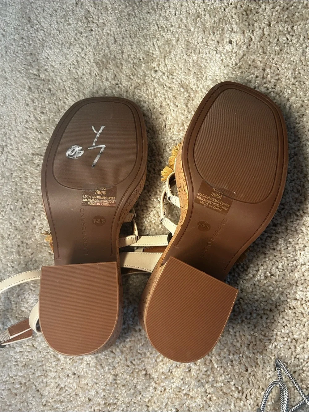 Lucky Brand Cream Daisy Platform Sandals Brand New. FIT LIKE AN 8.5